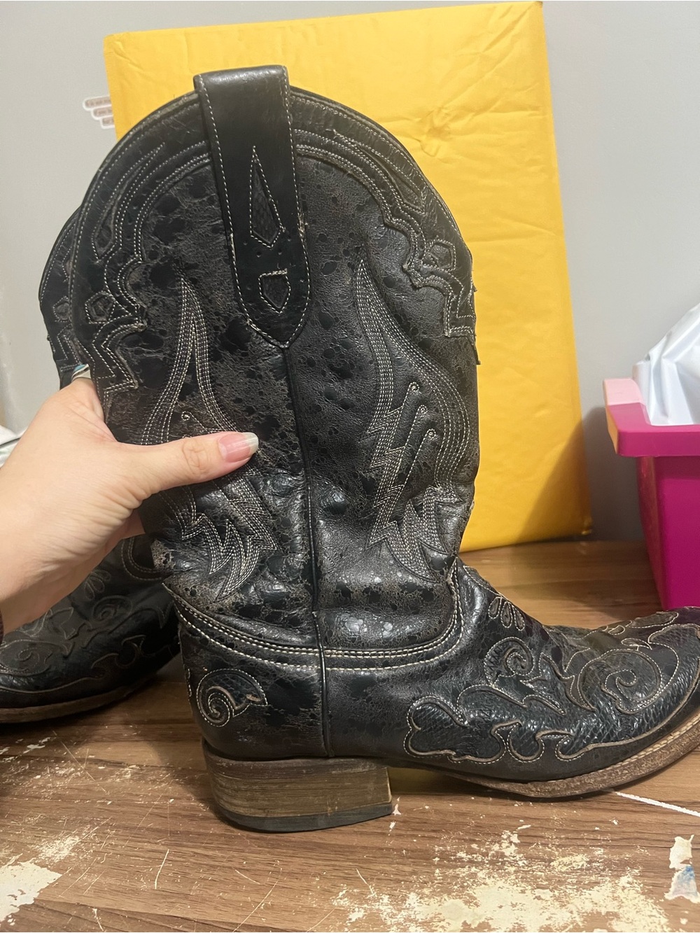 Corral Women’s Snip Toe Black Embroidered Snake Skin Inlay Western Cowboy Boots - Picture 13 of 15